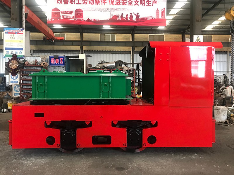 鋰電池電機(jī)車